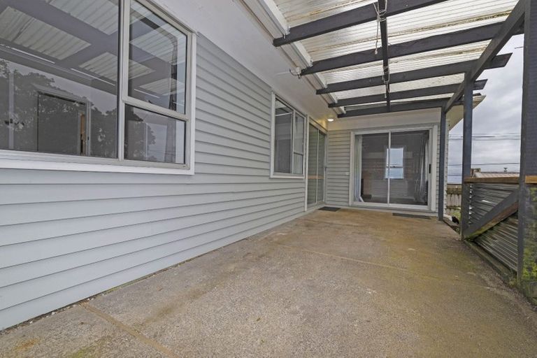 Photo of property in 207 Don Buck Road, Massey, Auckland, 0614