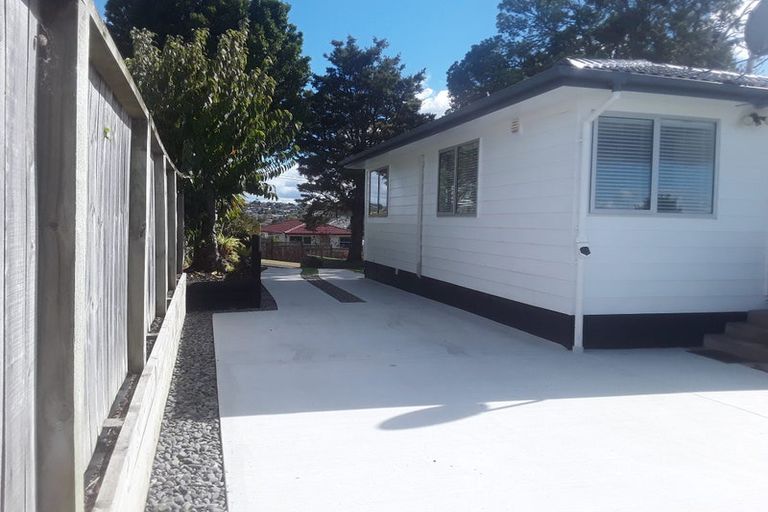 Photo of property in 10 Doone Place, Massey, Auckland, 0614