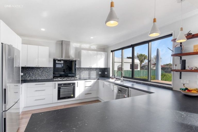 Photo of property in 96 Main North Road, Woodend, 7610