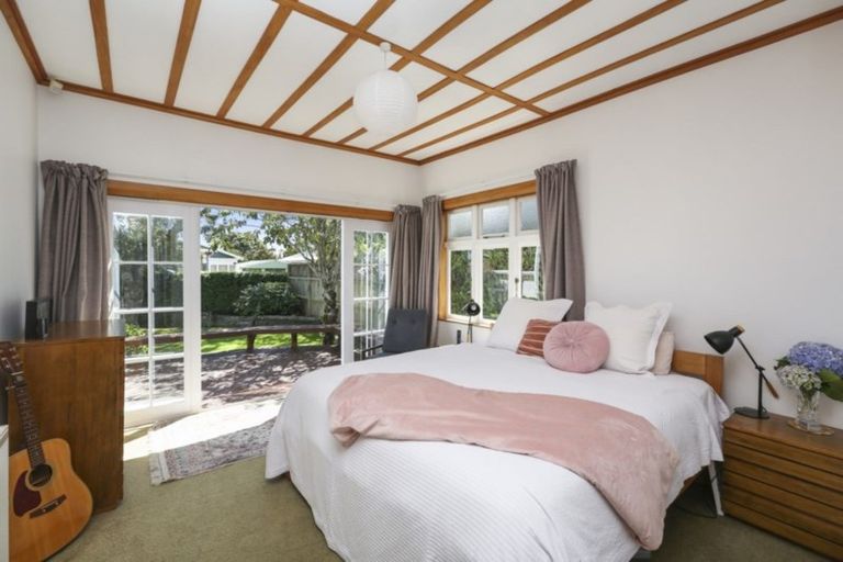 Photo of property in 25 Glen Almond Street, New Plymouth, 4310