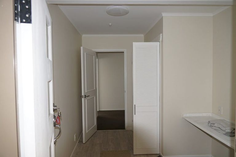 Photo of property in 1/79 Knights Road, Rothesay Bay, Auckland, 0630