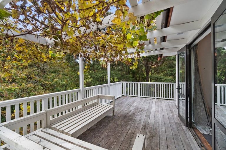 Photo of property in 140 Shaw Road, Oratia, Auckland, 0604