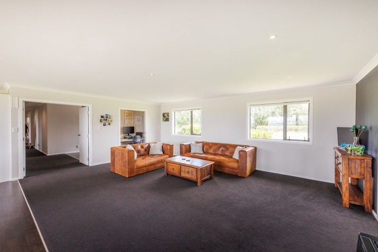 Photo of property in 707 Aranui Road, Kairanga, Palmerston North, 4475