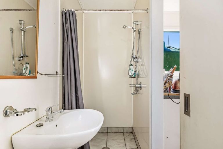 Photo of property in 37 Banks Street, Tolaga Bay, 4077