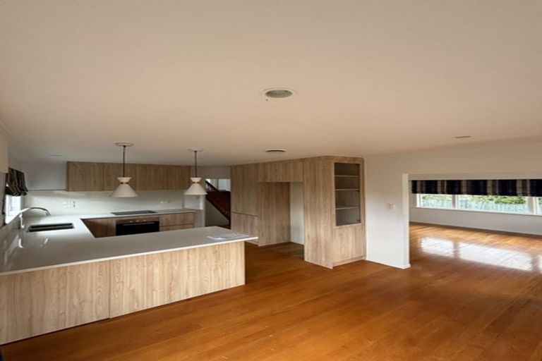 Photo of property in 10 Beldon Place, Pakuranga Heights, Auckland, 2010