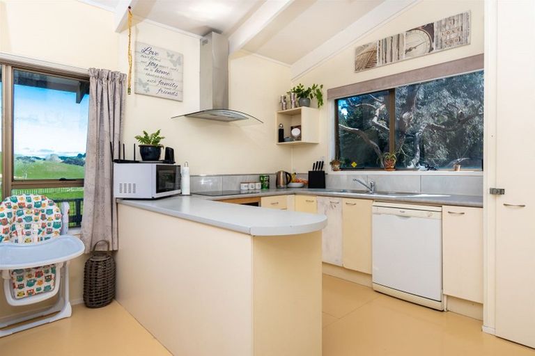 Photo of property in 99 Mcpike Road, Waimauku, 0883