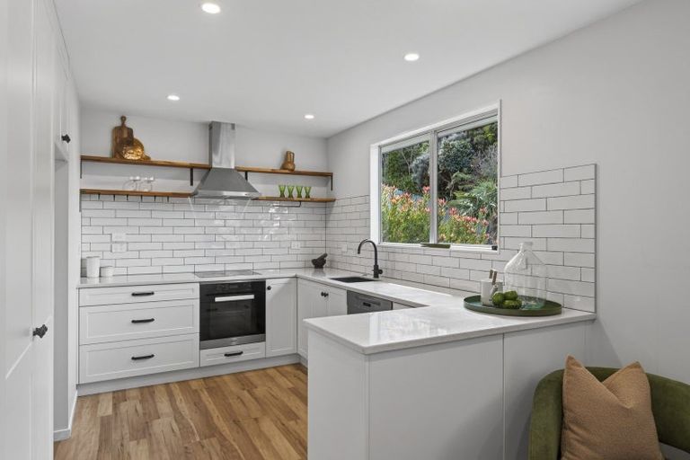 Photo of property in 29 Kenmore Street, Westown, New Plymouth, 4310