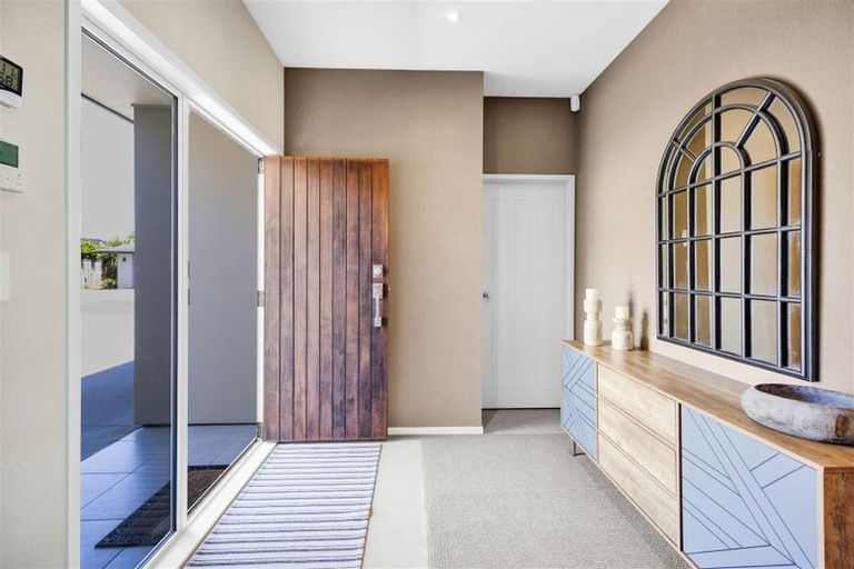 Photo of property in 10 Sampson Avenue, Waiwhakaiho, New Plymouth, 4312