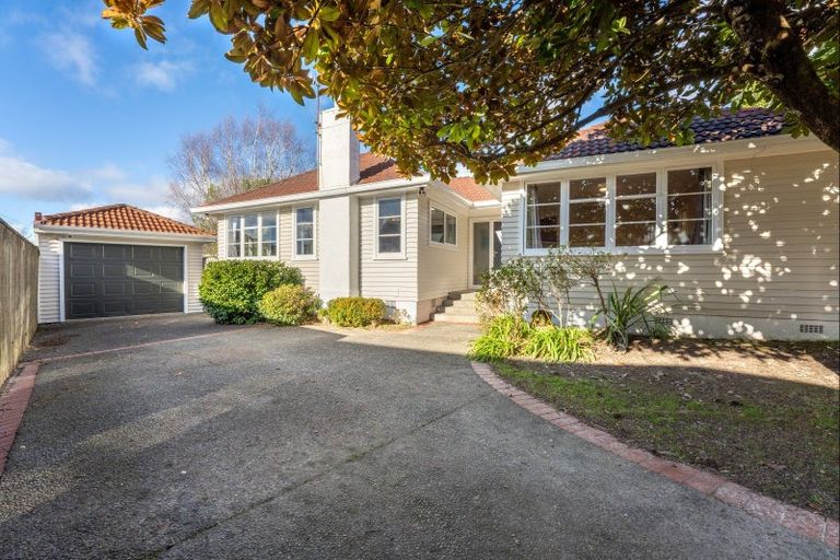 Photo of property in 5 Prouse Grove, Silverstream, Upper Hutt, 5019