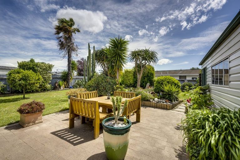 Photo of property in 32 Skerrett Crescent, Tamatea, Napier, 4112