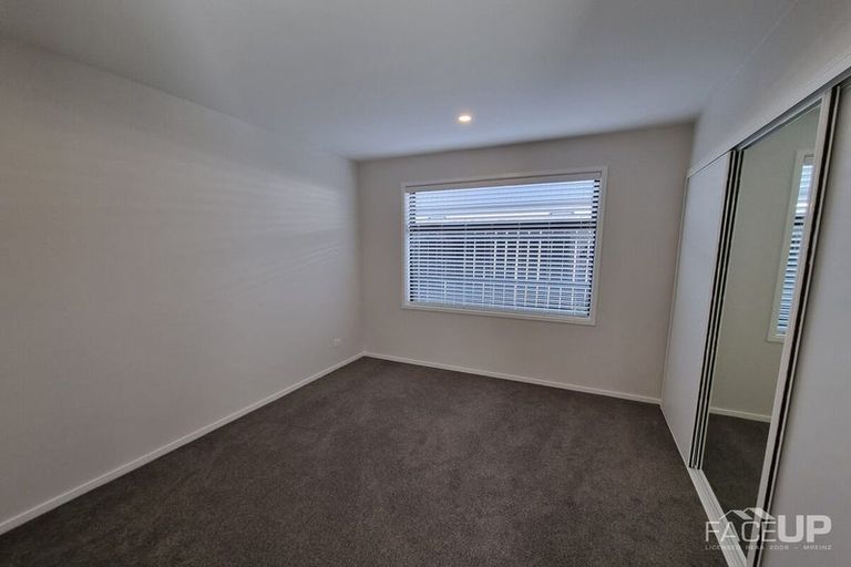 Photo of property in 35 Lumbarda Drive, Kumeu, 0810