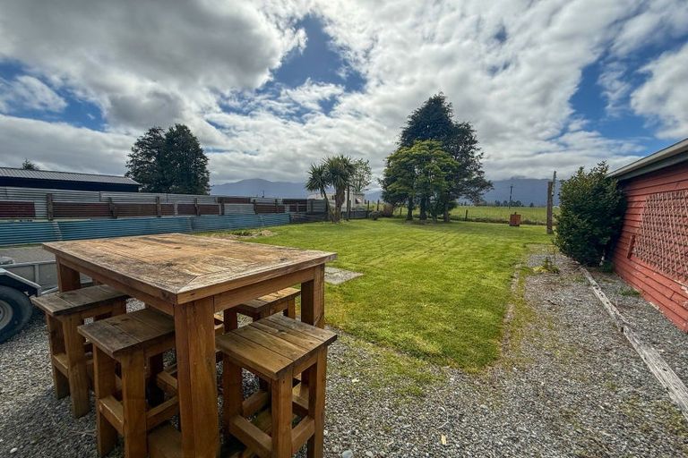 Photo of property in 20 Wanganui Flat Road, Harihari, 7884
