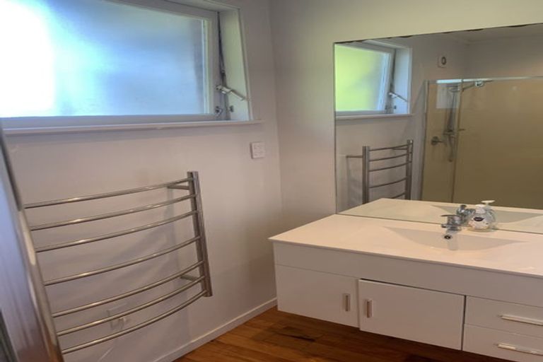 Photo of property in 4/20 Penning Road, Castor Bay, Auckland, 0620