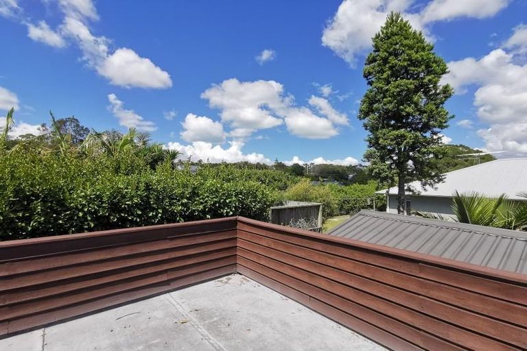 Photo of property in 3 Kimberly Grove, Greenhithe, Auckland, 0632
