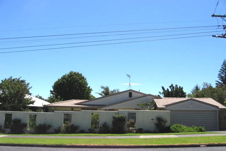 Photo of property in 1/9 Alma Road, Milford, Auckland, 0620