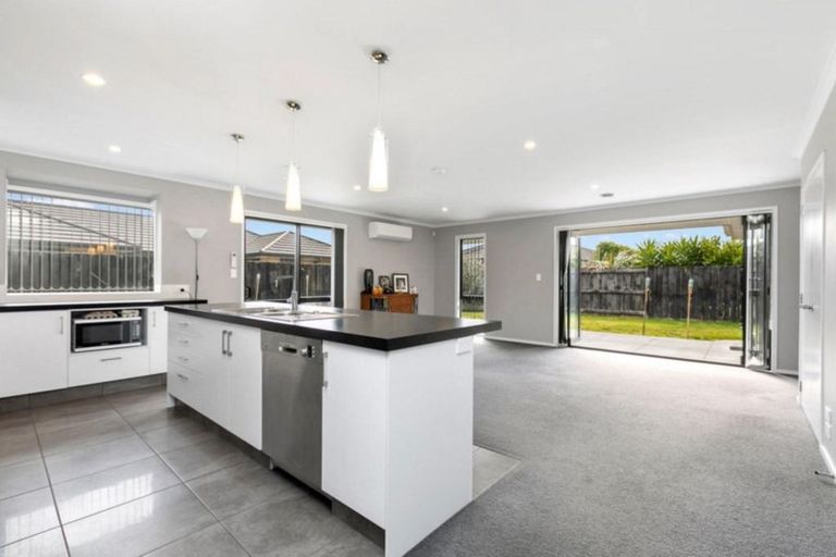 Photo of property in 23 Rainey Crescent, Papamoa Beach, Papamoa, 3118