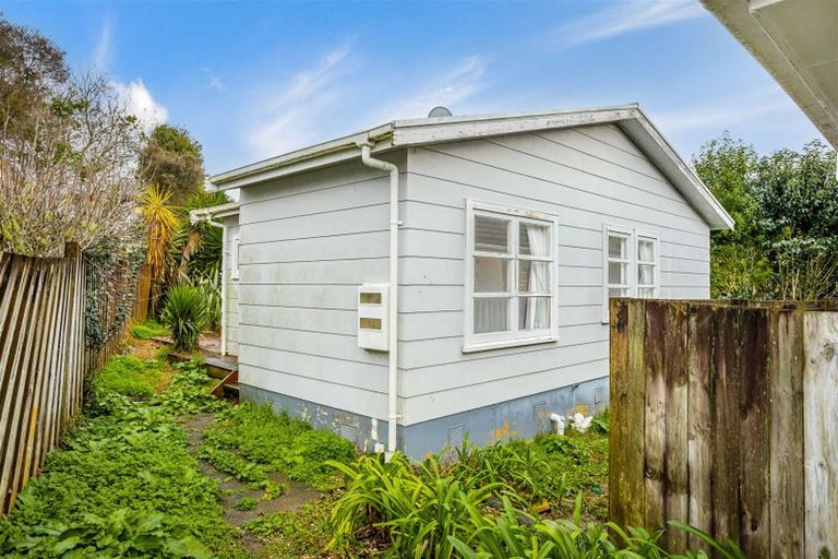 Photo of property in 20 Wilsher Crescent, Henderson, Auckland, 0612