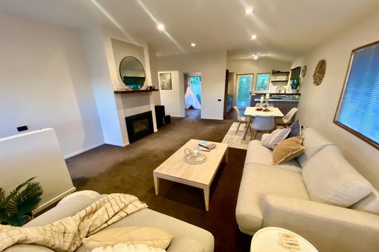 Photo of property in 27 Waverton Terrace, Churton Park, Wellington, 6037