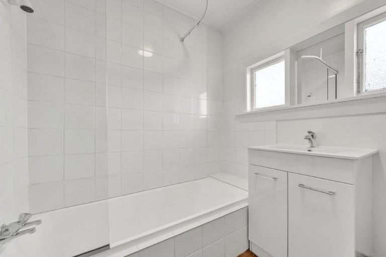 Photo of property in 1/573 Ferry Road, Woolston, Christchurch, 8023