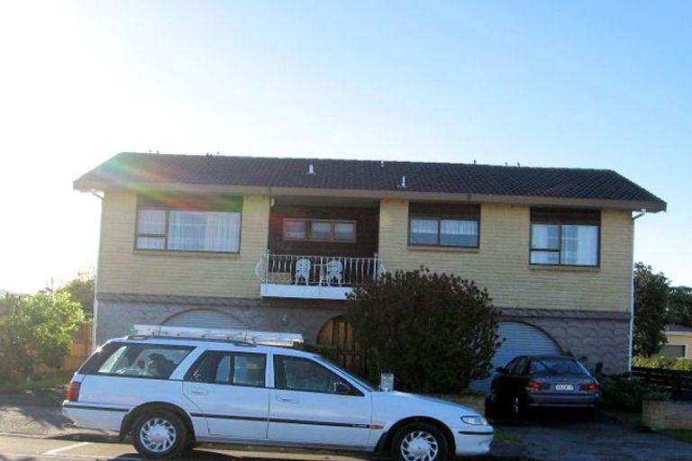 Photo of property in 17 Moana Avenue, Orewa, 0931