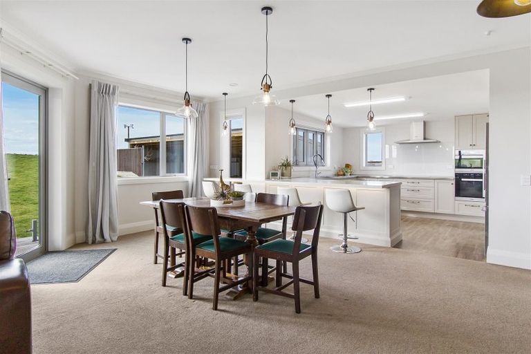 Photo of property in 308 Timaru Road, Waimate, 7978