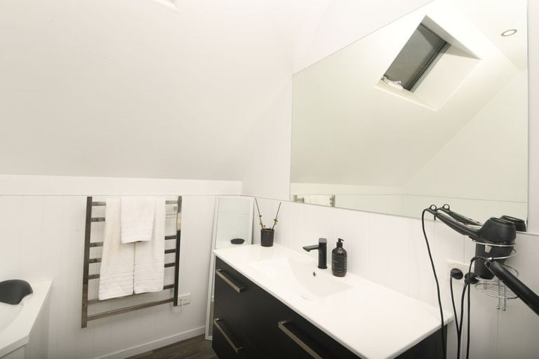 Photo of property in 4 Mangauika Road, Pirongia, Te Awamutu, 3876