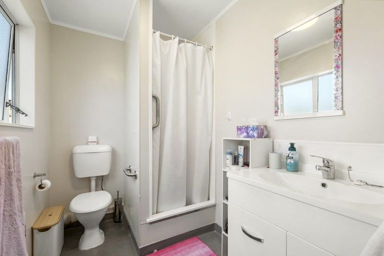 Photo of property in 49a Bay Street, Red Beach, 0932