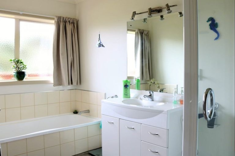 Photo of property in 20b Reeve Street, Levin, 5510