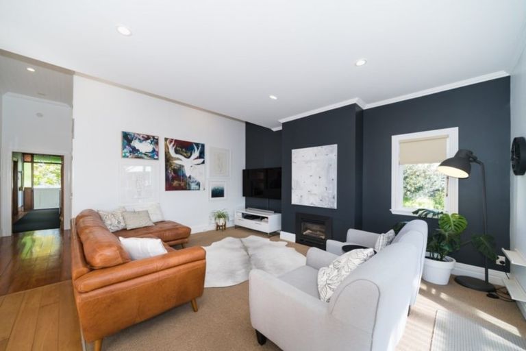 Photo of property in 15 Douglas Street, West End, Palmerston North, 4412