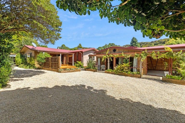 Photo of property in 15 Tukurua Road, Parapara, Takaka, 7182