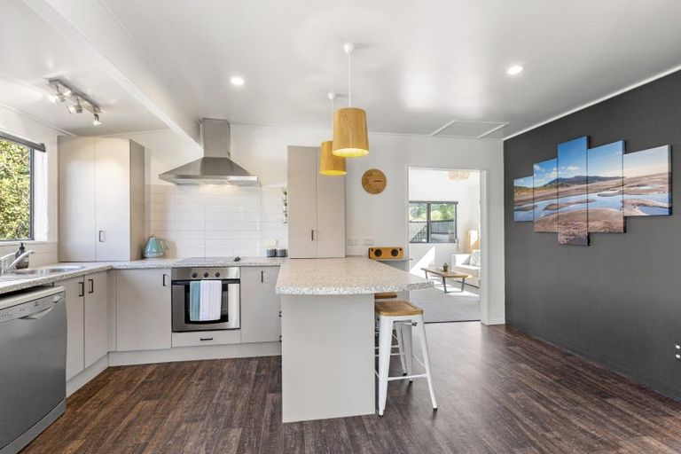 Photo of property in 8a Kaitoke Street, Raglan, 3225