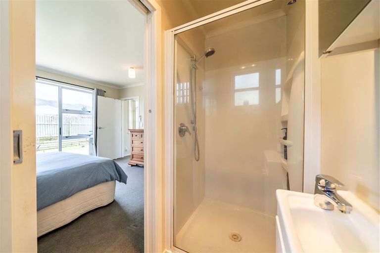 Photo of property in 140 Mcleod Street, Elderslea, Upper Hutt, 5018