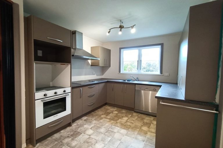 Photo of property in 136 Wyndham Road, Pinehaven, Upper Hutt, 5019