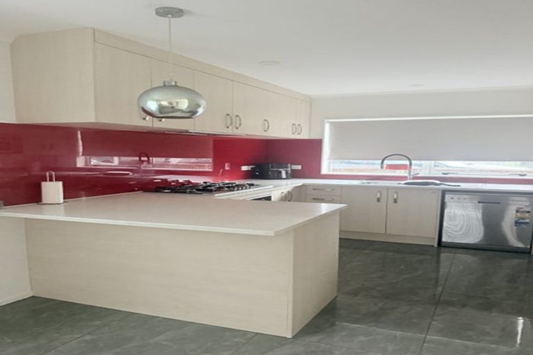 Photo of property in 24 Dolbel Place, Mangere East, Auckland, 2024