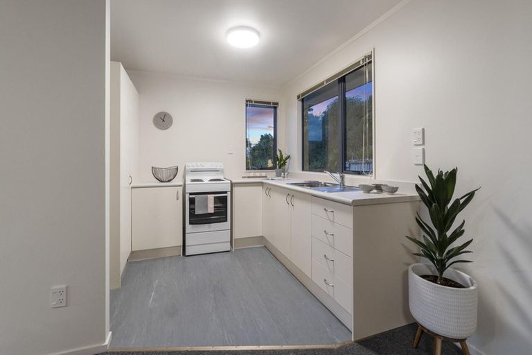 Photo of property in 31 Carling Avenue, Massey, Auckland, 0614