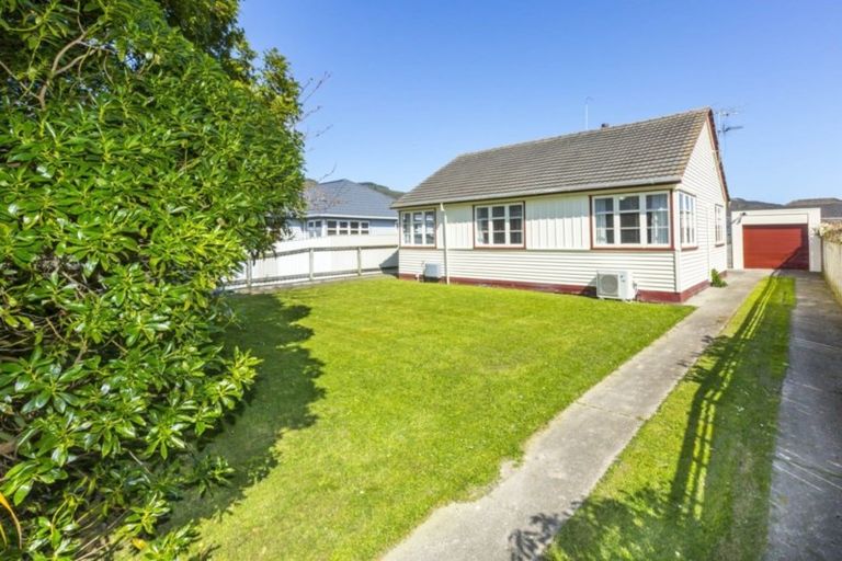 Photo of property in 51 Chapman Crescent, Naenae, Lower Hutt, 5011