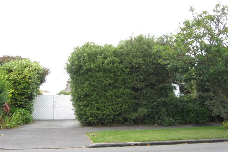 Photo of property in 84 Avondale Road, Avondale, Christchurch, 8061