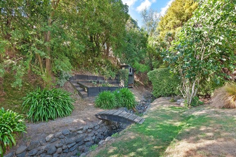 Photo of property in 5 Heathvale Place, Heathcote Valley, Christchurch, 8022