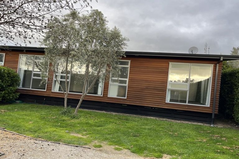 Photo of property in 16 Burgundy Drive, Martinborough, 5711
