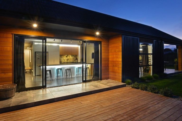 Photo of property in 7 James Kidd Place, Greytown, 5712