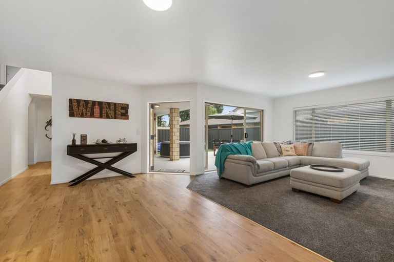 Photo of property in 33/64 Kawaha Point Road, Kawaha Point, Rotorua, 3010