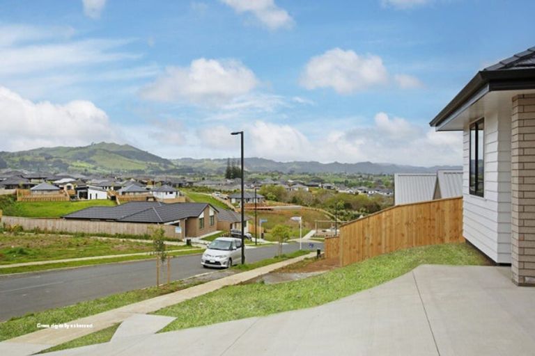 Photo of property in 12 Viv Green Place, Pokeno, 2402