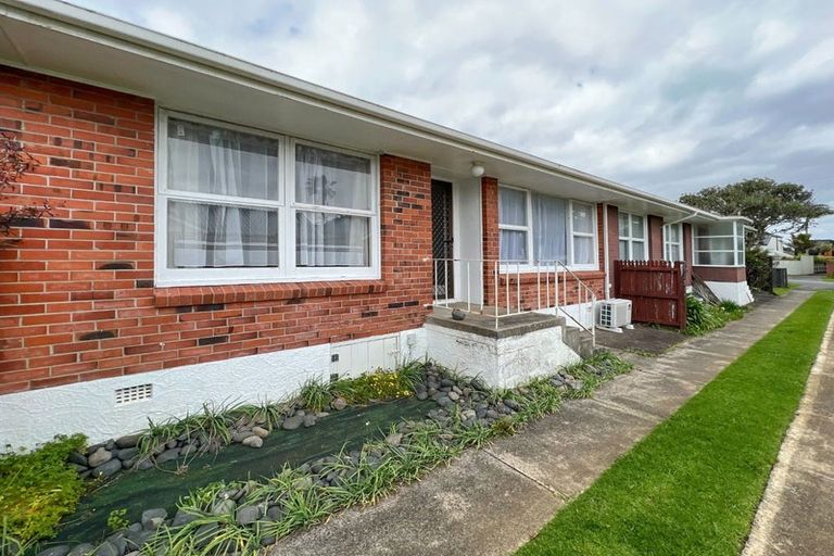 Photo of property in 2/17 Saltburn Road, Milford, Auckland, 0620