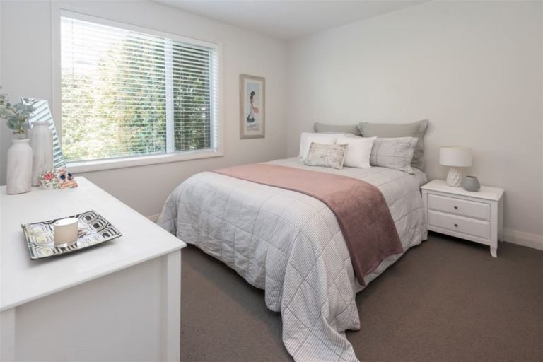 Photo of property in 44 Oceania Place, Mellons Bay, Auckland, 2014