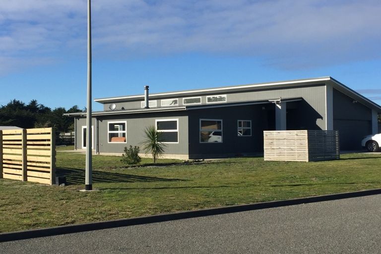 Photo of property in 52 Kent Avenue, Waitarere Beach, Levin, 5510