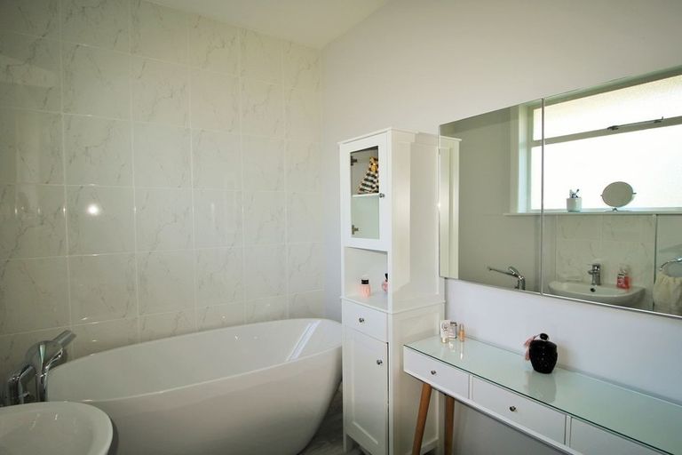 Photo of property in 53 Wharfe Street, South Hill, Oamaru, 9400