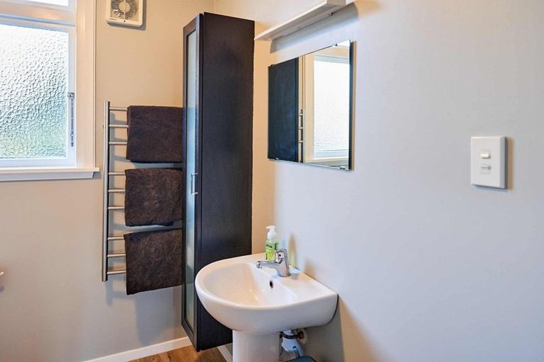 Photo of property in 10 Helen Street, Brooklyn, Wellington, 6021