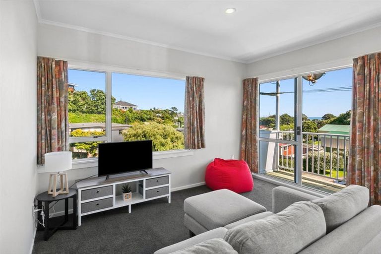Photo of property in 2/422 Devon Street West, Lynmouth, New Plymouth, 4310