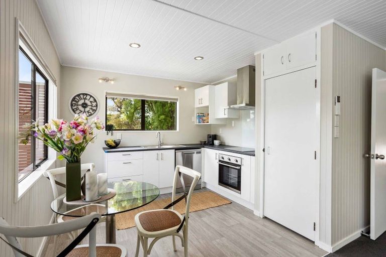 Photo of property in 2/30 Fordham Street, Beach Haven, Auckland, 0626