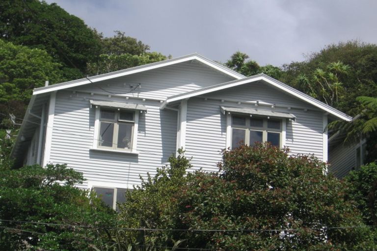 Photo of property in 77 Todman Street, Brooklyn, Wellington, 6021